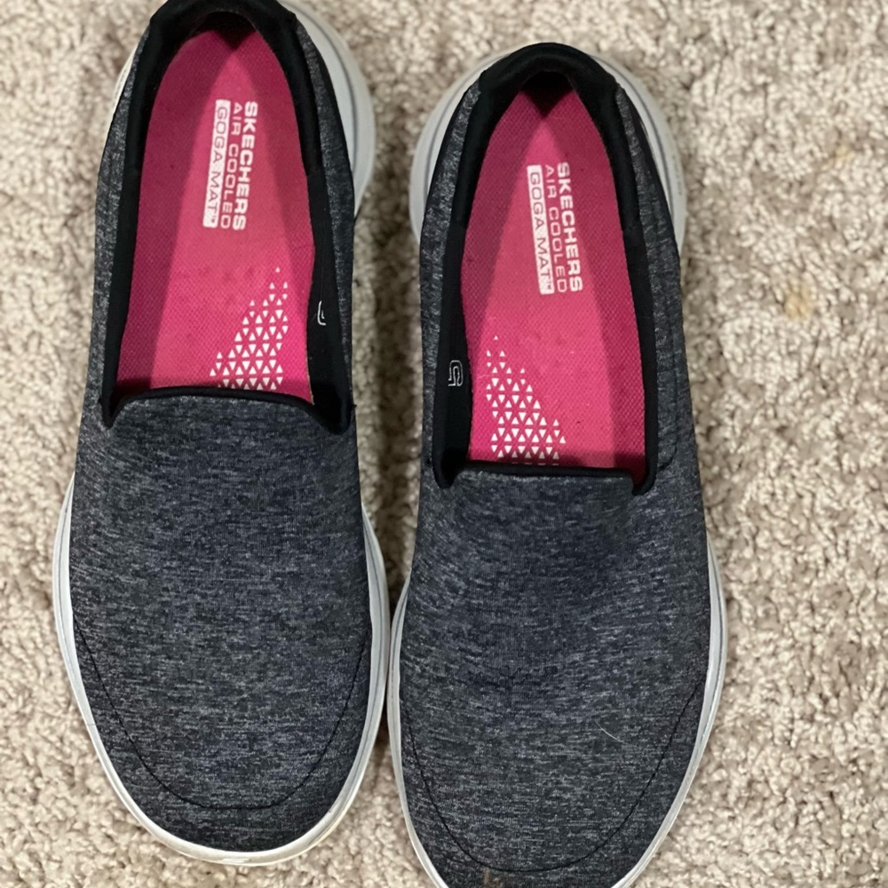 Skechers Women's Gray and Pink Slip-On Sneakers